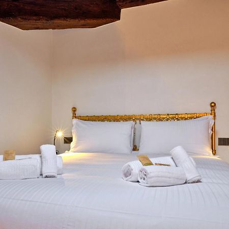 Apartmentsarena - Residenza Degli Scaligeri - Piazza Erbe Verona Buitenkant foto