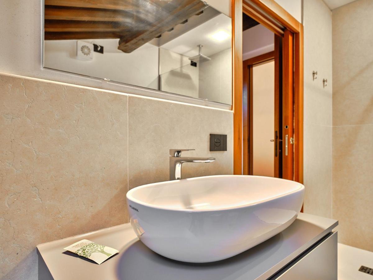Apartmentsarena - Residenza Degli Scaligeri - Piazza Erbe Verona Buitenkant foto