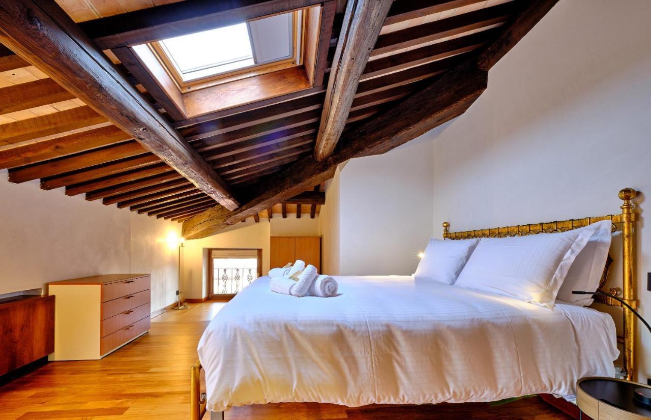 Apartmentsarena - Residenza Degli Scaligeri - Piazza Erbe Verona Buitenkant foto