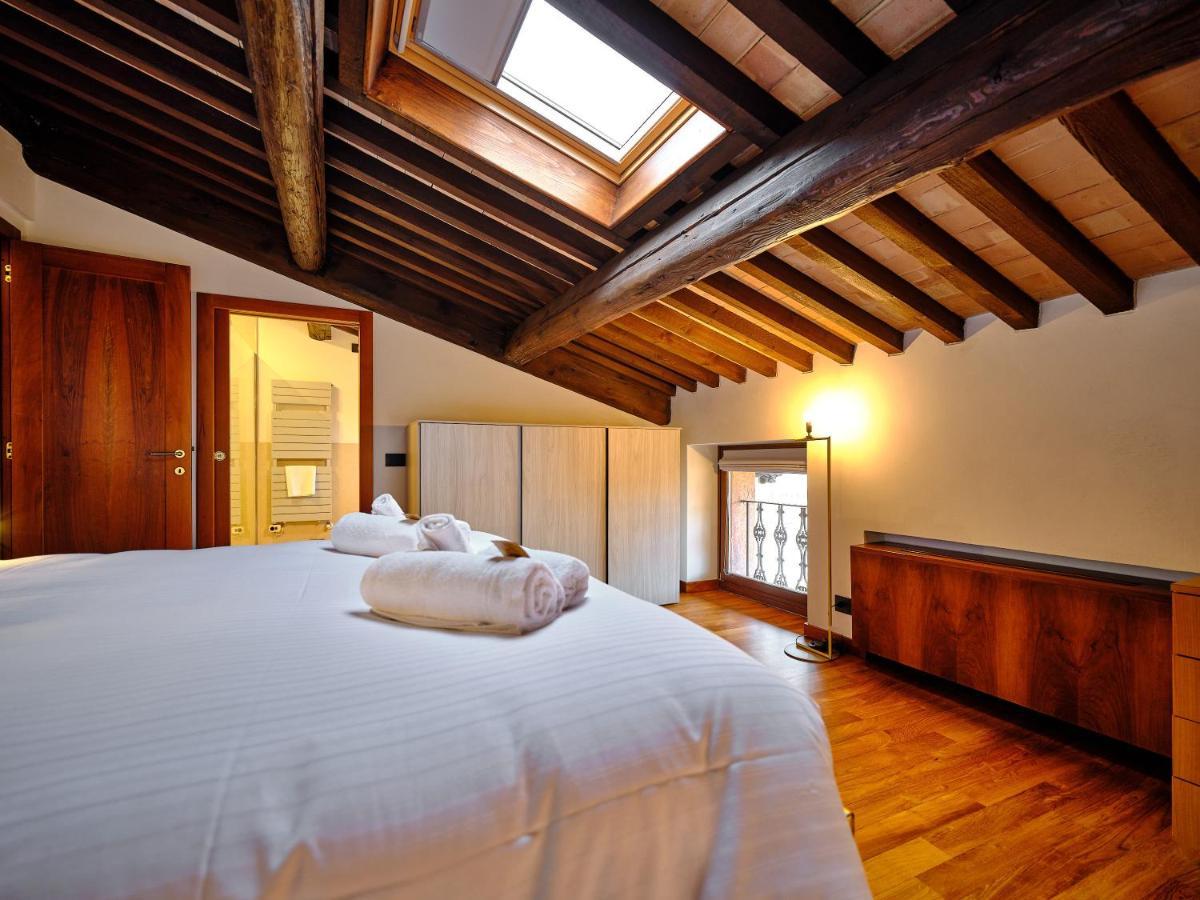 Apartmentsarena - Residenza Degli Scaligeri - Piazza Erbe Verona Buitenkant foto