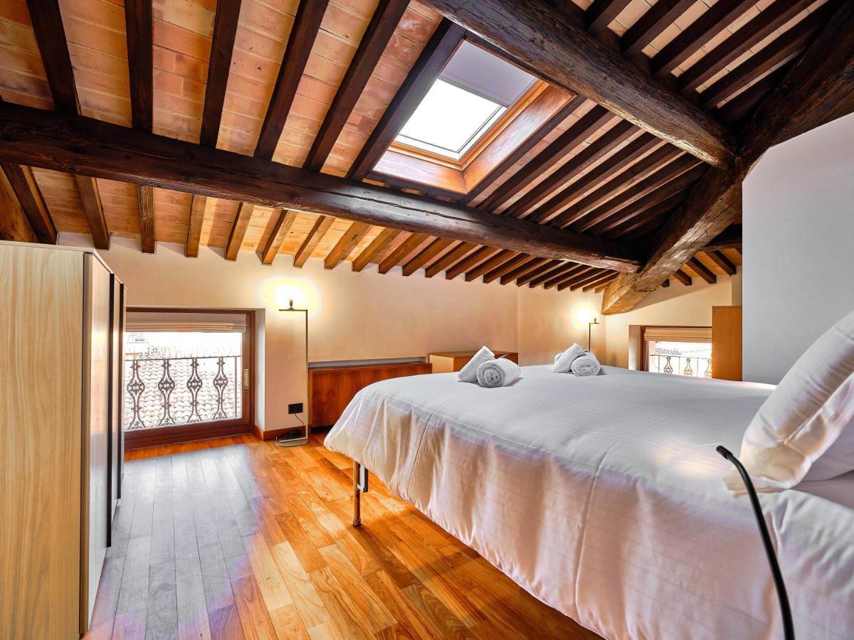 Apartmentsarena - Residenza Degli Scaligeri - Piazza Erbe Verona Buitenkant foto