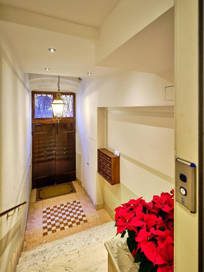 Apartmentsarena - Residenza Degli Scaligeri - Piazza Erbe Verona Buitenkant foto