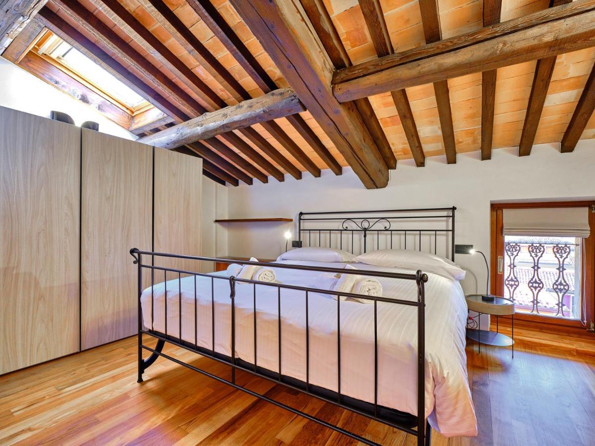 Apartmentsarena - Residenza Degli Scaligeri - Piazza Erbe Verona Buitenkant foto