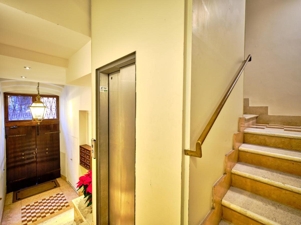 Apartmentsarena - Residenza Degli Scaligeri - Piazza Erbe Verona Buitenkant foto