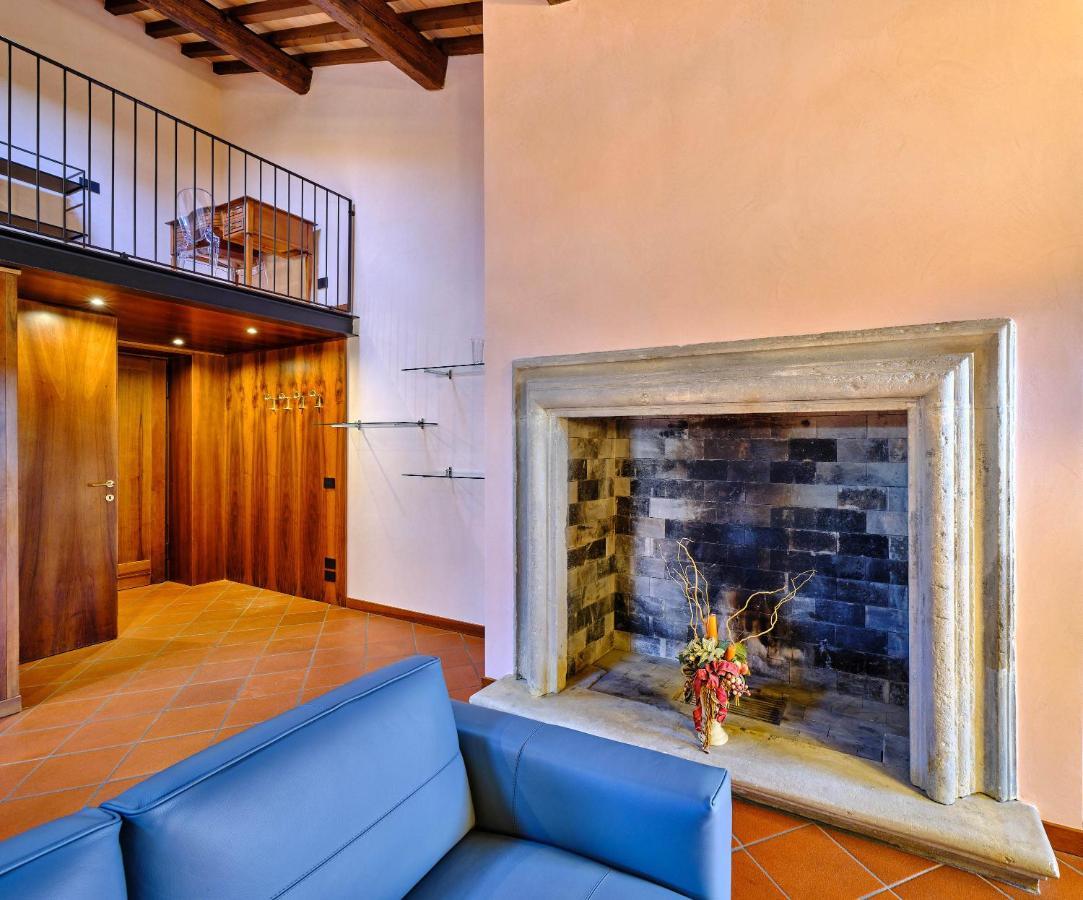 Apartmentsarena - Residenza Degli Scaligeri - Piazza Erbe Verona Buitenkant foto